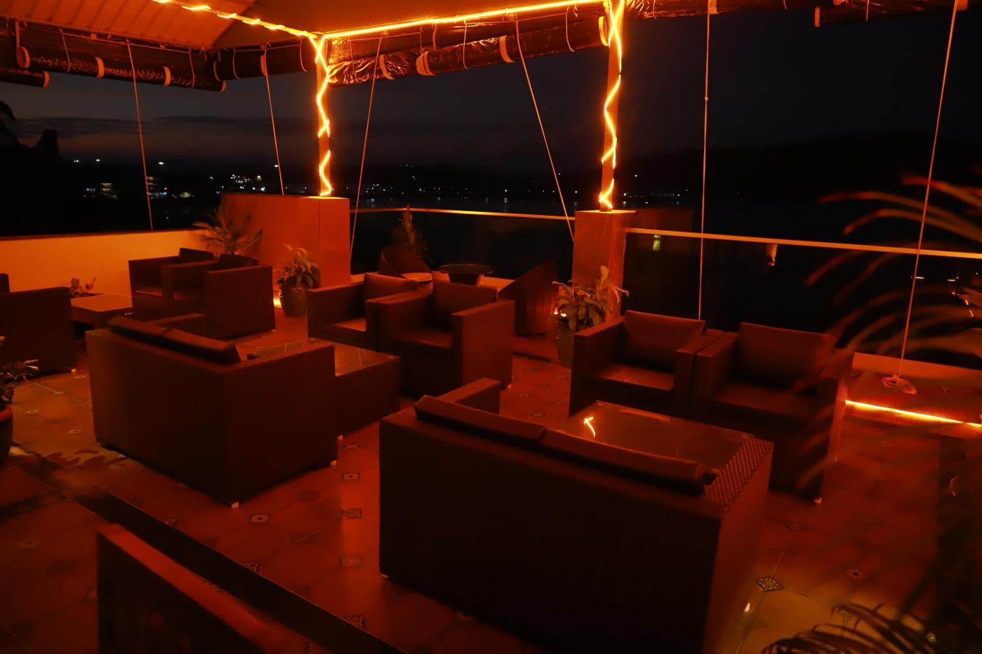 Hotel Sea Deck à Port Blair Extérieur photo